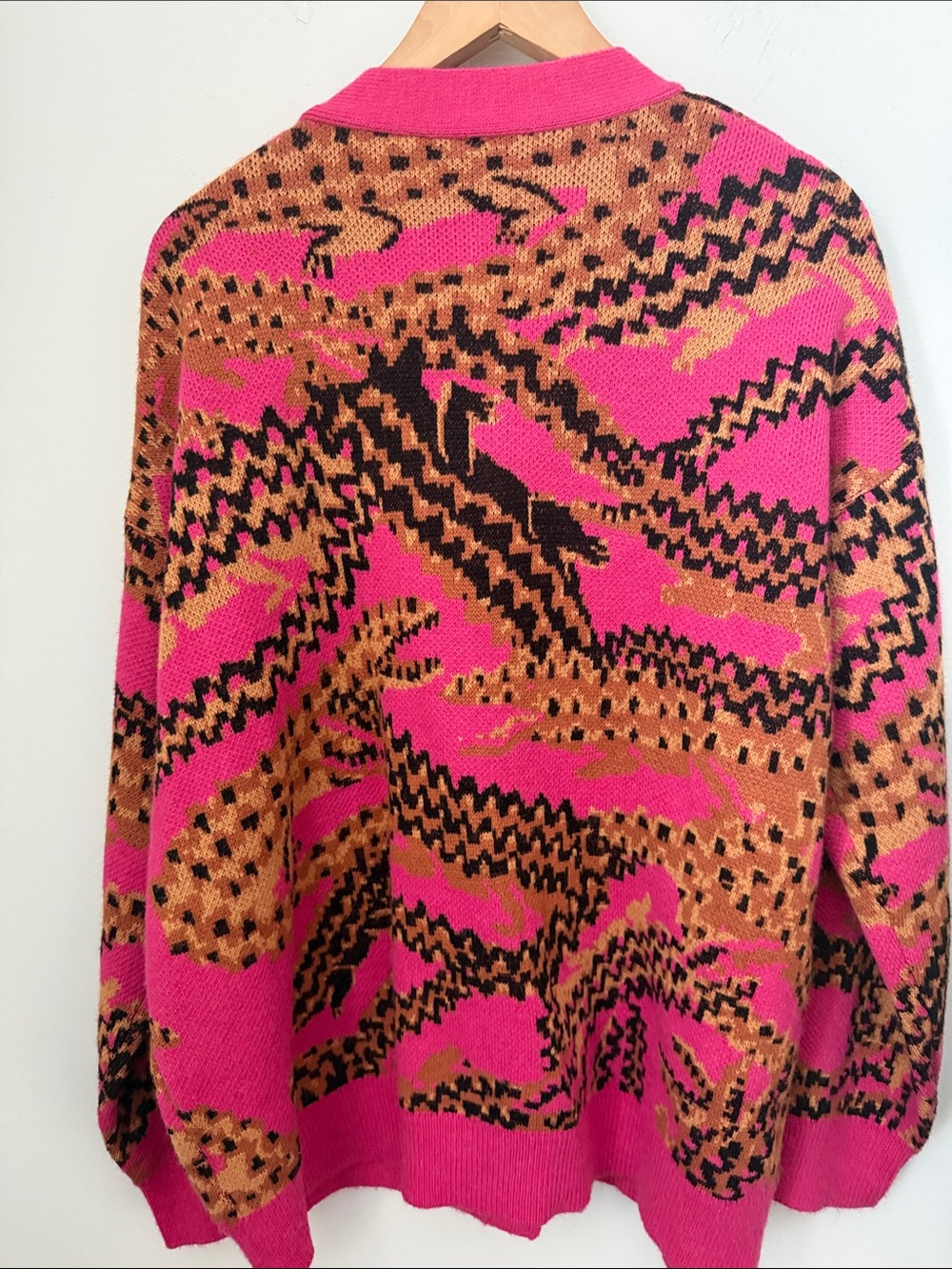 FARM Rio Hot Pink Abstract Print Button-Up Cardigan - Picture 4 of 7
